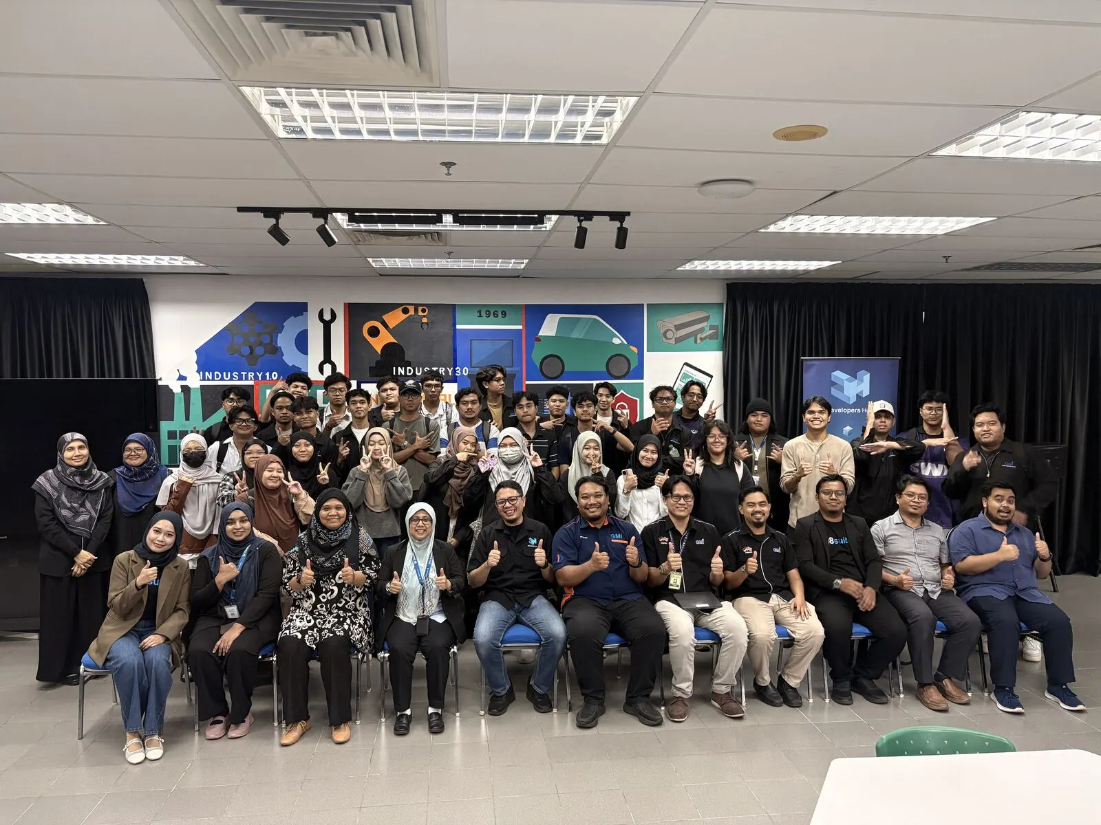 Group photo of everyone who took part in G8Deck Uni Discovery at GMI
